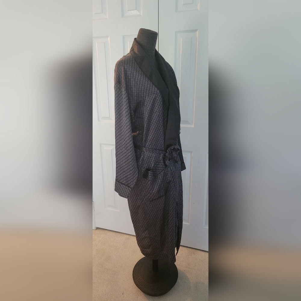 Mens Perry Ellis Silk robe - Picture 2 of 7